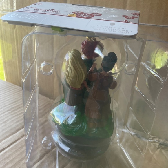 Disney hocus pocus Christmas ornament - Picture 2 of 2